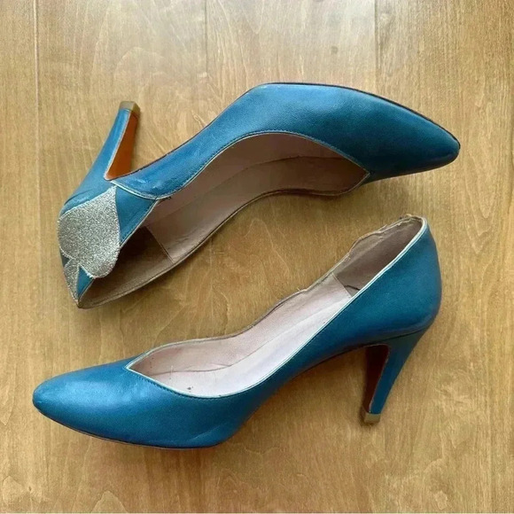 Patricia Blanchet Teal Leather Kitten Heels with Gold Glitter Spade Size 8.5